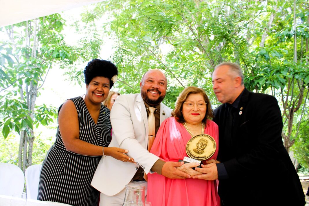 Câmara de Campina Grande concede Medalha de Honra ao Mérito Municipal a ex-vereadora Maria Lopes Barbosa