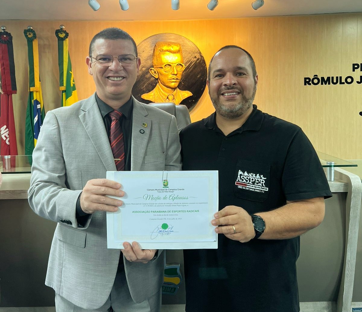 O Vereador Dinho Papa-Léguas entregou na CMCG Moções de Aplausos em homenagem ao Dia do Motociclista.