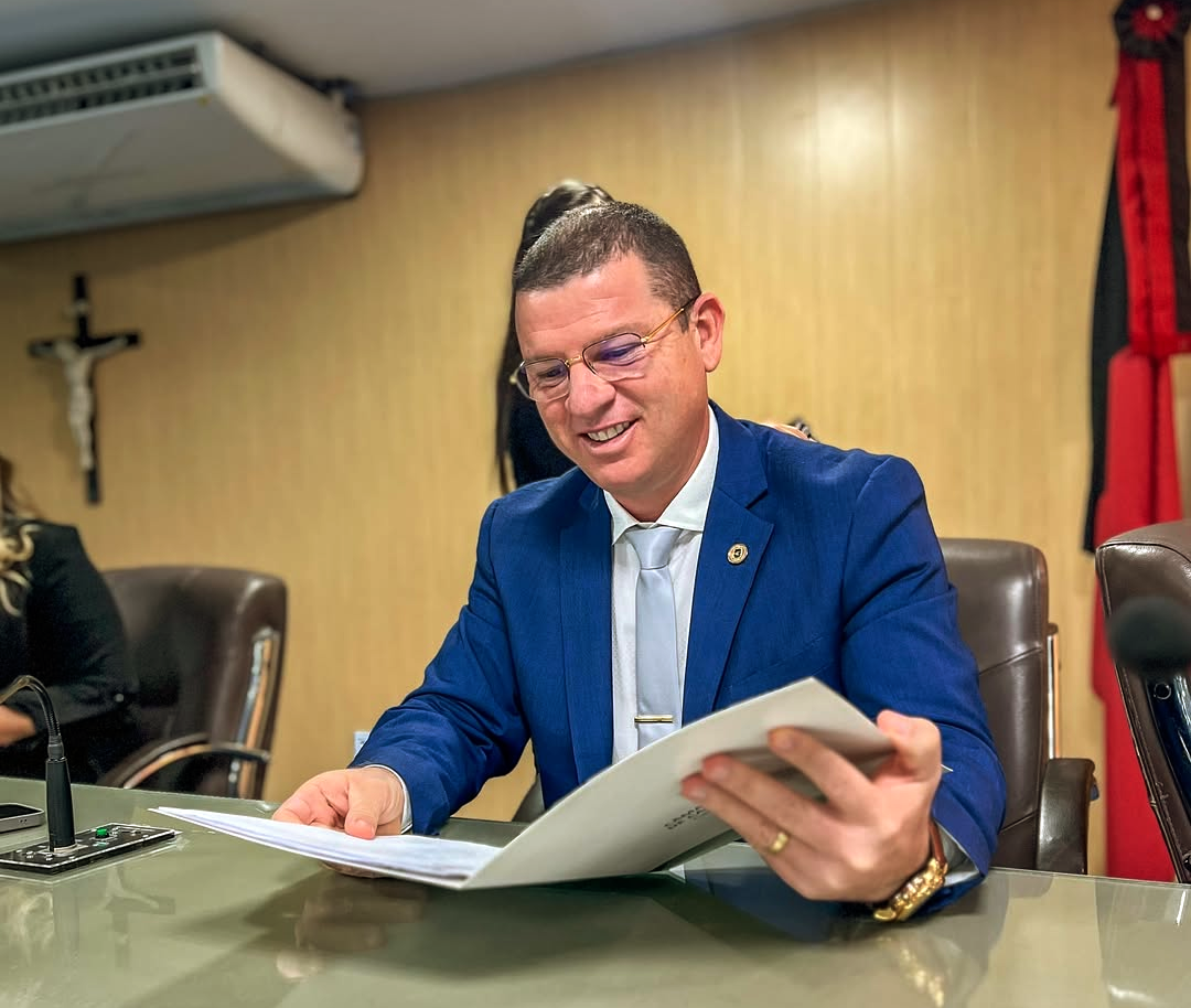 Vereador Dinho Papaléguas aprova honrarias à Segurança Pública de Campina Grande
