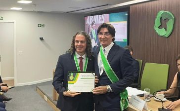 Senador Veneziano recebe ‘Ordem ao Mérito ABMES da Educação Superior’ por sua contribuição à Educação no Brasil