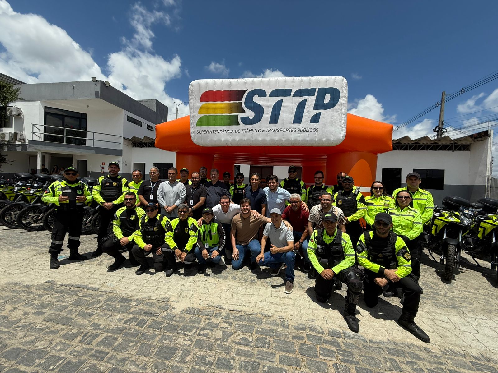 Prefeitura de Campina Grande faz entrega de motocicletas e equipamentos de segurança para agentes de trânsito da STTP