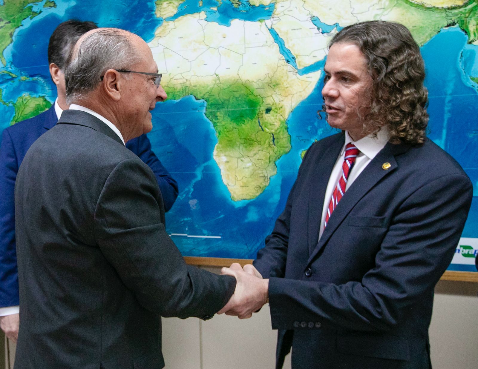Senador Veneziano se reúne com Geraldo Alckmin para tratar dos efeitos do tarifaço para o setor sucroalcooleiro da Paraíba