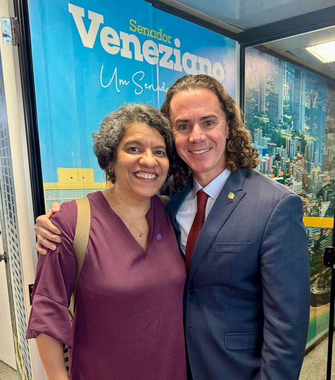 Estela Bezerra anuncia apoio à reeleição de Veneziano: “você não é só o Senador de Lula, é o Senador de todos os paraibanos”