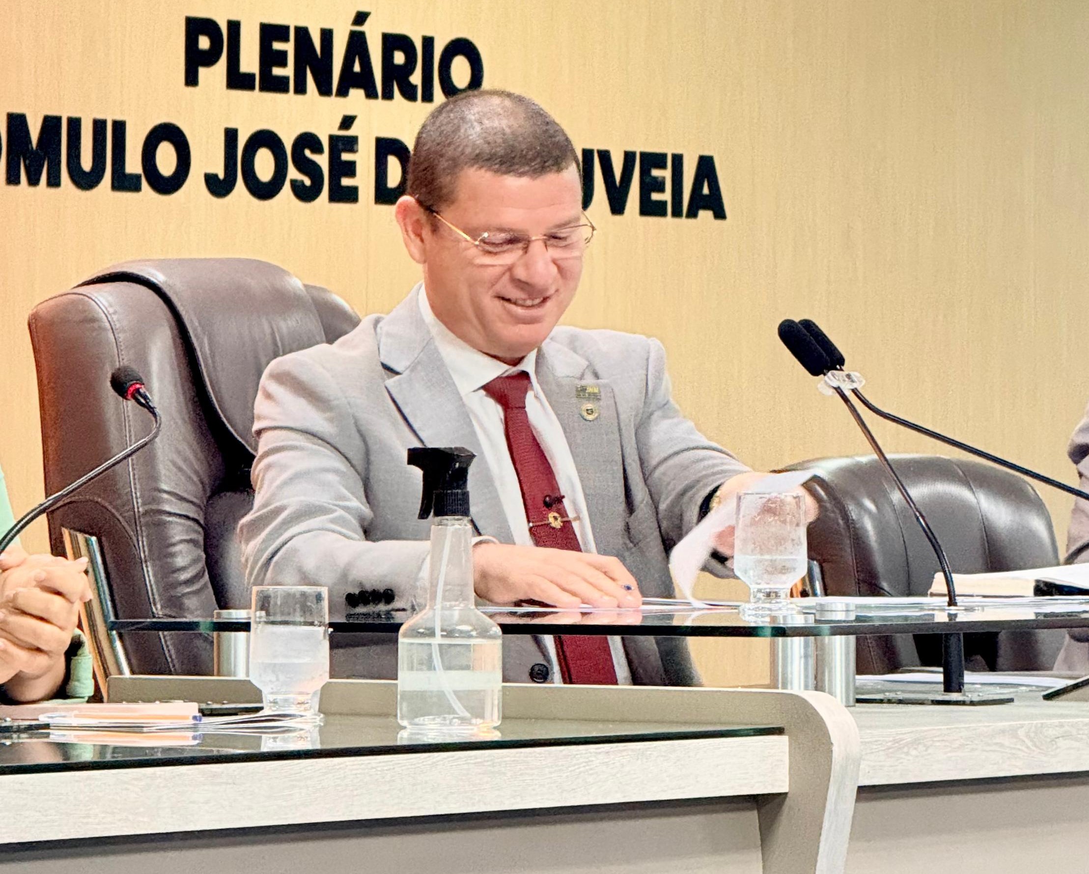 Vereador Dinho Papa-léguas celebra sanção de lei que cria Observatório da Saúde Mental dos Guardas Municipais em Campina Grande.