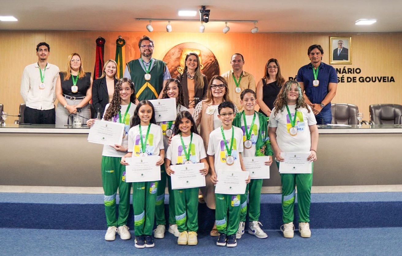 Estudantes da Rede Municipal são homenageados na CMCG por conquista em Olimpíada Internacional de Matemática na Ásia