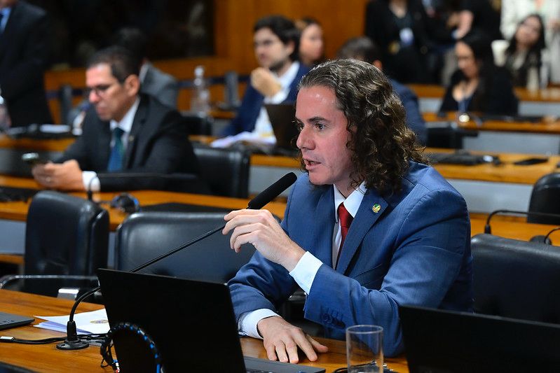 Relator setorial da Saúde para o OGU 2026, Senador Veneziano garante esforço para a implantação de hospitais para autistas