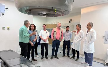 Veneziano recebe Secretário Executivo do Ministério da Saúde no início da operação da carreta “Agora tem Especialistas” em Campina Grande