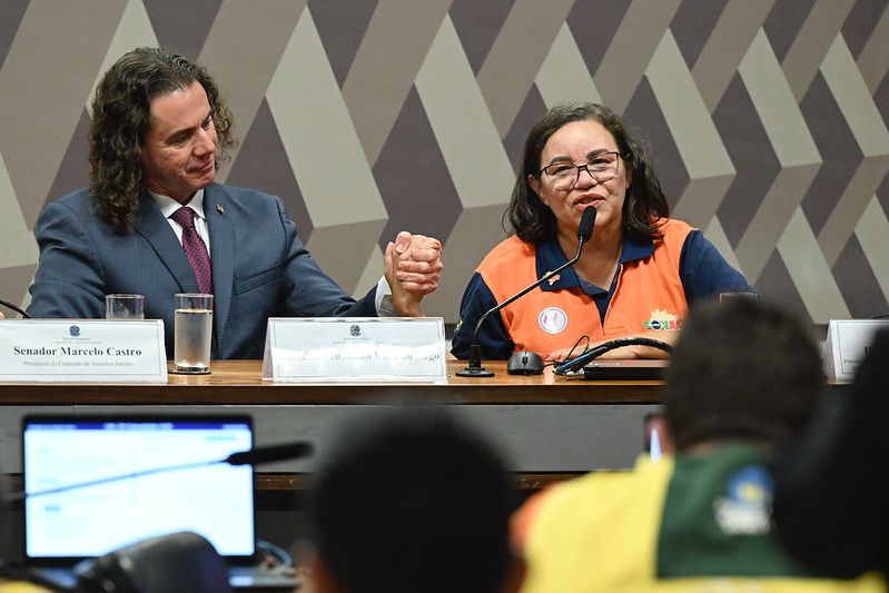 Projeto de Veneziano que garante aposentadoria especial para ACS e ACE está pronto para votação no Plenário do Senado
