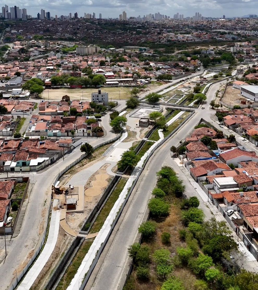 Obras do Parque Linear do Severino Cabral atingem 73% de serviços executados Obras do Parque Linear do Severino Cabral atingem 73% de serviços executados