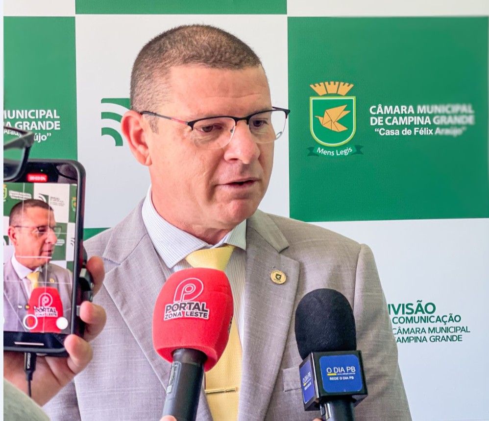 Vereador Dinho Papa-Léguas considera “sem fundamento”, pedido de renúncia do prefeito Bruno Cunha Lima