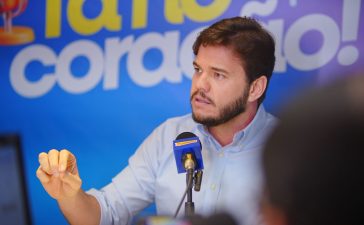 Bruno anuncia medidas de reestruturação da Saúde de Campina Grande e prazo para superação da crise no setor