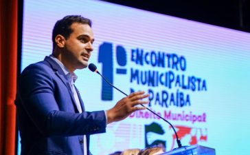Lucas Ribeiro defende fortalecimento da gestão pública durante Encontro Municipalista em Campina Grande