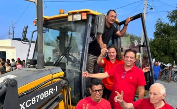 Veneziano entrega maquinário agrícola a associação em Pedro Velho e beneficia mais de mil famílias em Aroeiras