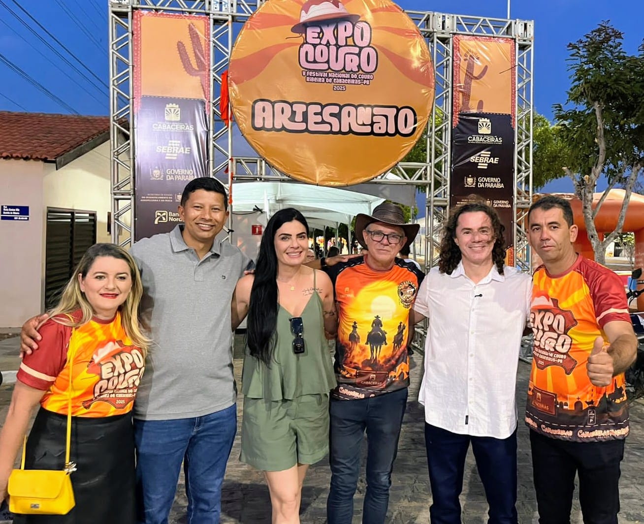 Veneziano participa da Expo Couro em Ribeira de Cabaceiras e destaca parceria com o prefeito Ricardo Aires Veneziano participa da Expo Couro em Ribeira de Cabaceiras e destaca parceria com o prefeito Ricardo Aires