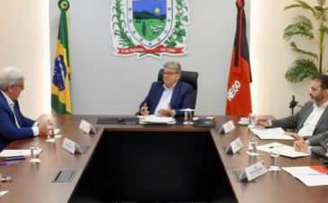 João Azevêdo apresenta potencial da Paraíba nas áreas do turismo, energias renováveis e ciência e tecnologia a cônsul-geral da Alemanha