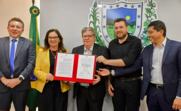 João Azevêdo e reitora da UFPB assinam convênio de R$ 1,2 milhão para criação do Memorial Sivuca