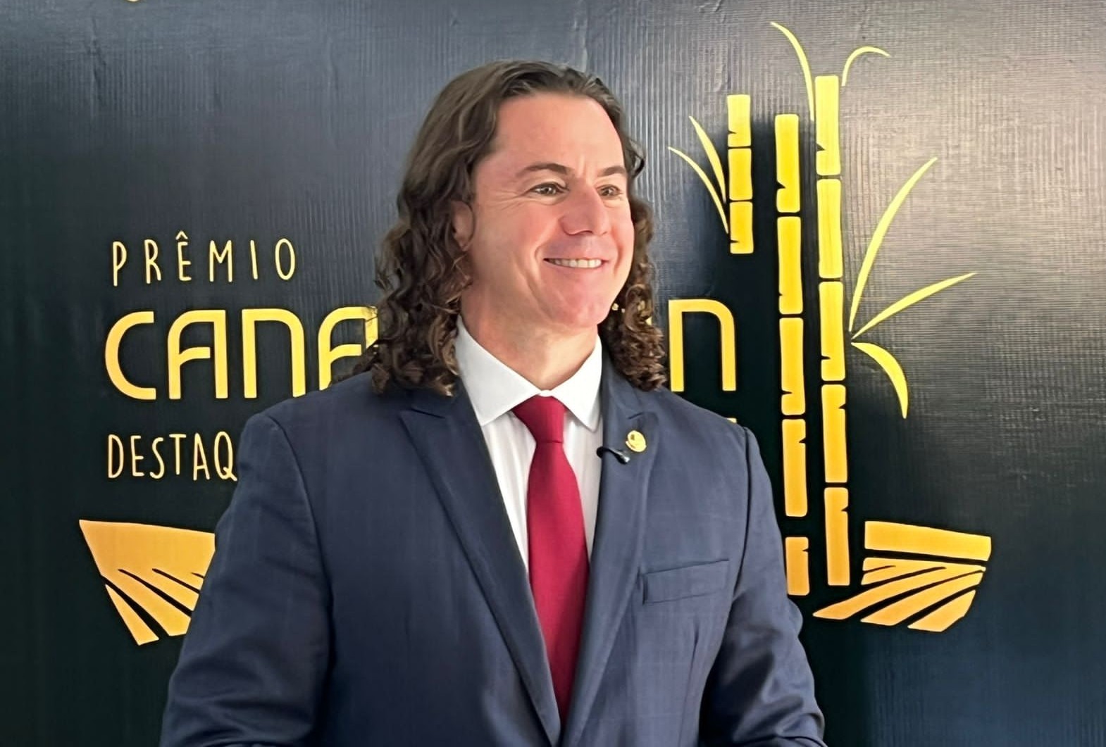Veneziano cresce 12 pontos e chega a 59,5% das intenções de voto pra Senador em Campina Grande, diz pesquisa Data Quatyt