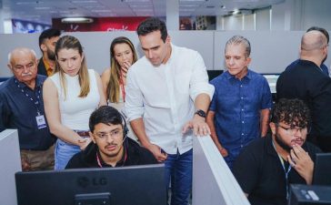 Lucas Ribeiro participa da inauguração de call center em Patos e destaca geração de emprego no Sertão