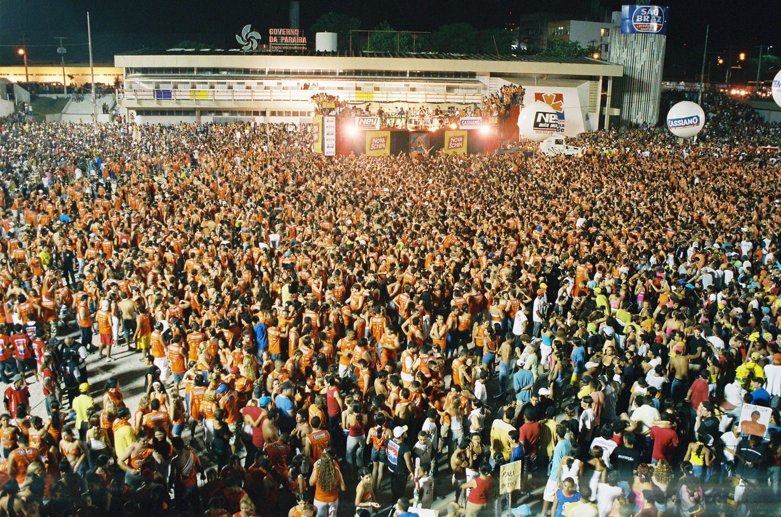 “Micarande das Antigas”, exposição resgata 35 anos do maior Carnaval fora de época do Brasil “Micarande das Antigas”, exposição resgata 35 anos do maior Carnaval fora de época do Brasil