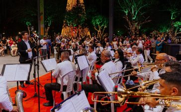 Abertura do Natal Iluminado reúne centenas de pessoas e encanta com decoração e apresentações culturais