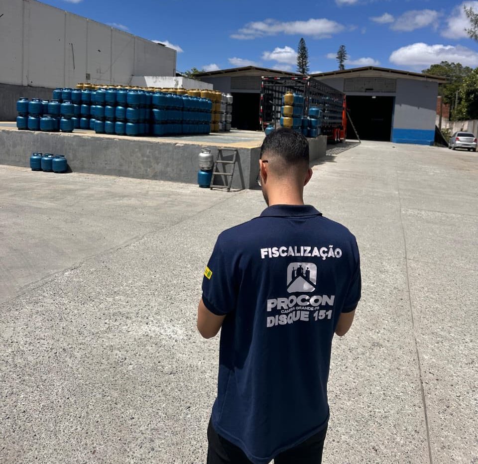 Procon-CG divulga pesquisa de preços de água mineral e do gás de cozinha