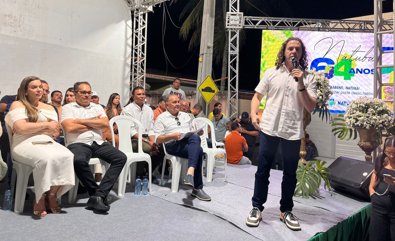 64 anos de Natuba: Veneziano inaugura hospital com recursos de suas emendas e destina ônibus escolar e R$ 1,9 milhão em pavimentações 64 anos de Natuba: Veneziano inaugura hospital com recursos de suas emendas e destina ônibus escolar e R$ 1,9 milhão em pavimentações