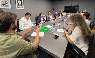 Prefeitura de Campina Grande reúne coordenadores de encontros religiosos e reforça apoio da gestão ao Carnaval da Paz