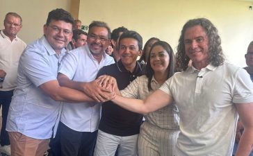 Prefeito, vice, vereadores e lideranças de Santa Rita, 3º maior colégio eleitoral da Paraíba, oficializam apoio à reeleição de Veneziano