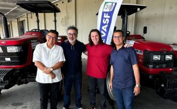 Veneziano entrega maquinário agrícola ao prefeito Antônio Ferreira, de Mogeiro, e reafirma compromissos com sua gestão