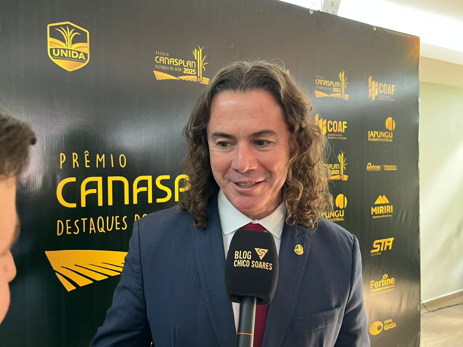 Após solicitação de Veneziano, Ministro paga R$ 29 milhões a pipeiros e garante abastecimento por carros-pipa