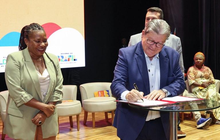 João Azevêdo e ministra Margareth Menezes anunciam R$ 65 milhões para a cultura paraibana
