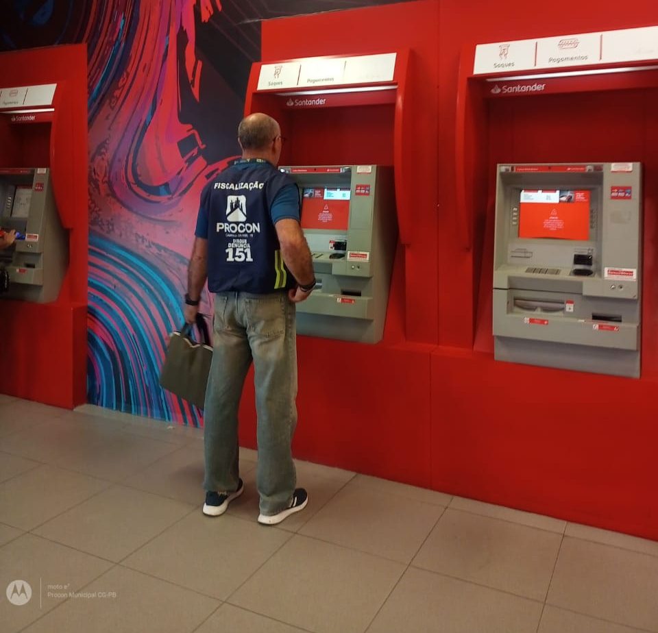 Procon-CG aplica R$ 750 mil em multas a bancos por cobranças indevidas, contratação irregular de empréstimos e desrespeito ao tempo de fila Procon-CG aplica R$ 750 mil em multas a bancos por cobranças indevidas, contratação irregular de empréstimos e desrespeito ao tempo de fila