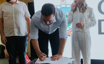 Lucas Ribeiro assina termos de fomento e destaca maior apoio já realizado a eventos do período carnavalesco em Campina Grande