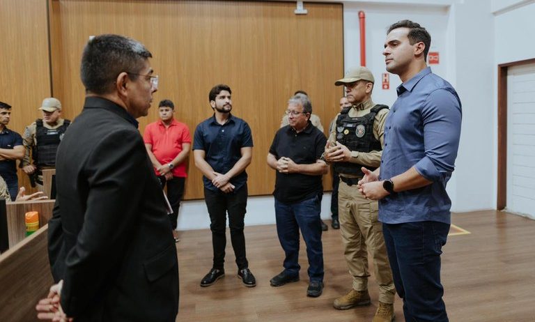 Lucas Ribeiro acompanha monitoramento das forças de segurança e participa da abertura do carnaval de Patos