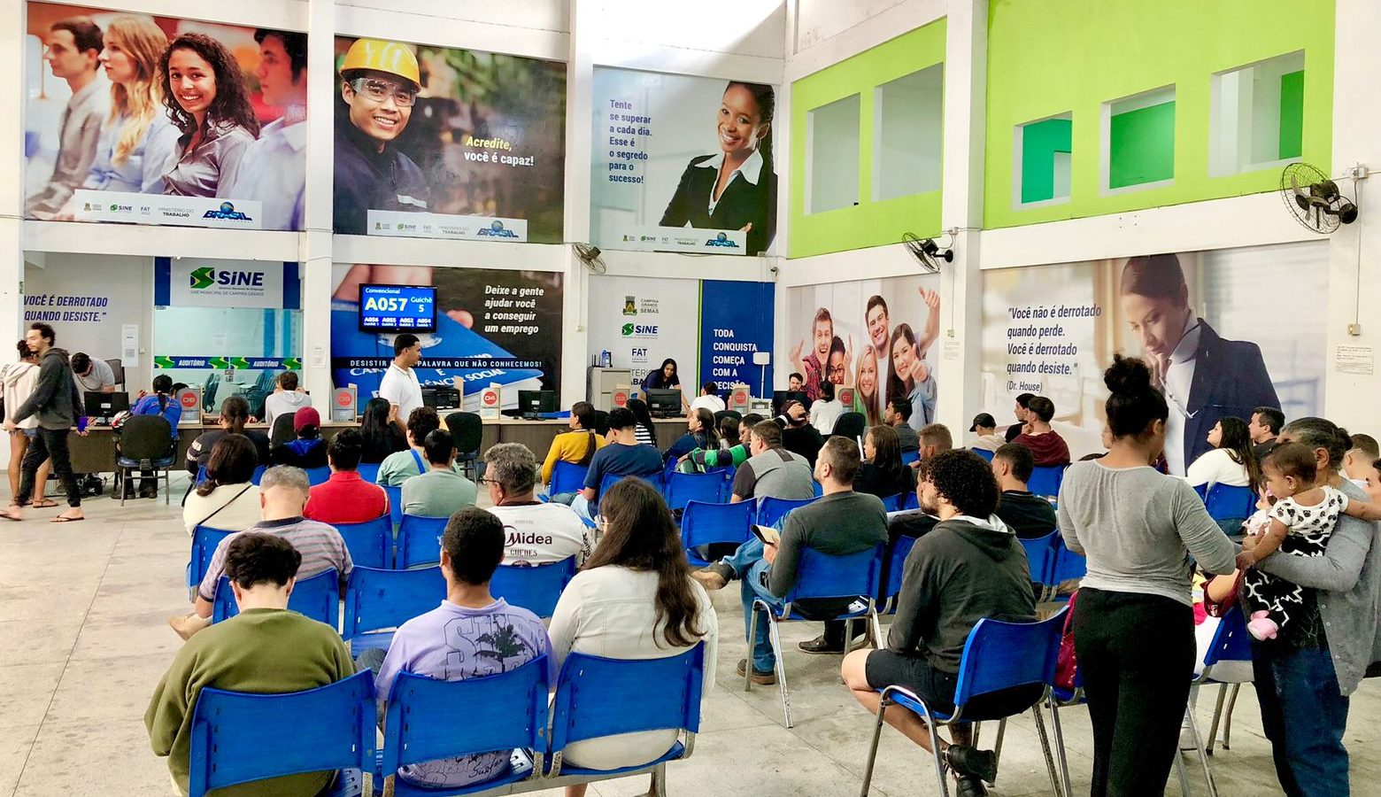 Campina Grande inicia semana com 832 vagas de emprego, conforme sistema de cadastro do Sine Municipal